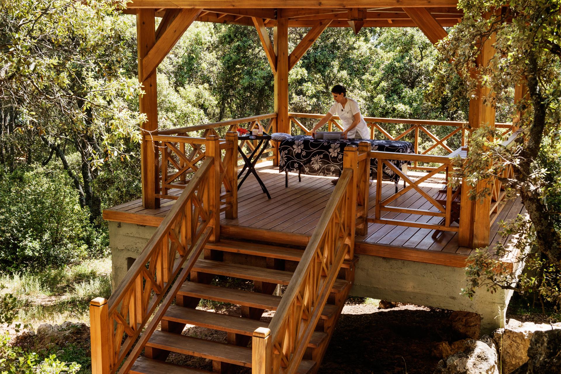 Michlifen Resort&Golf Ifrane  Exterior foto A wooden pergola