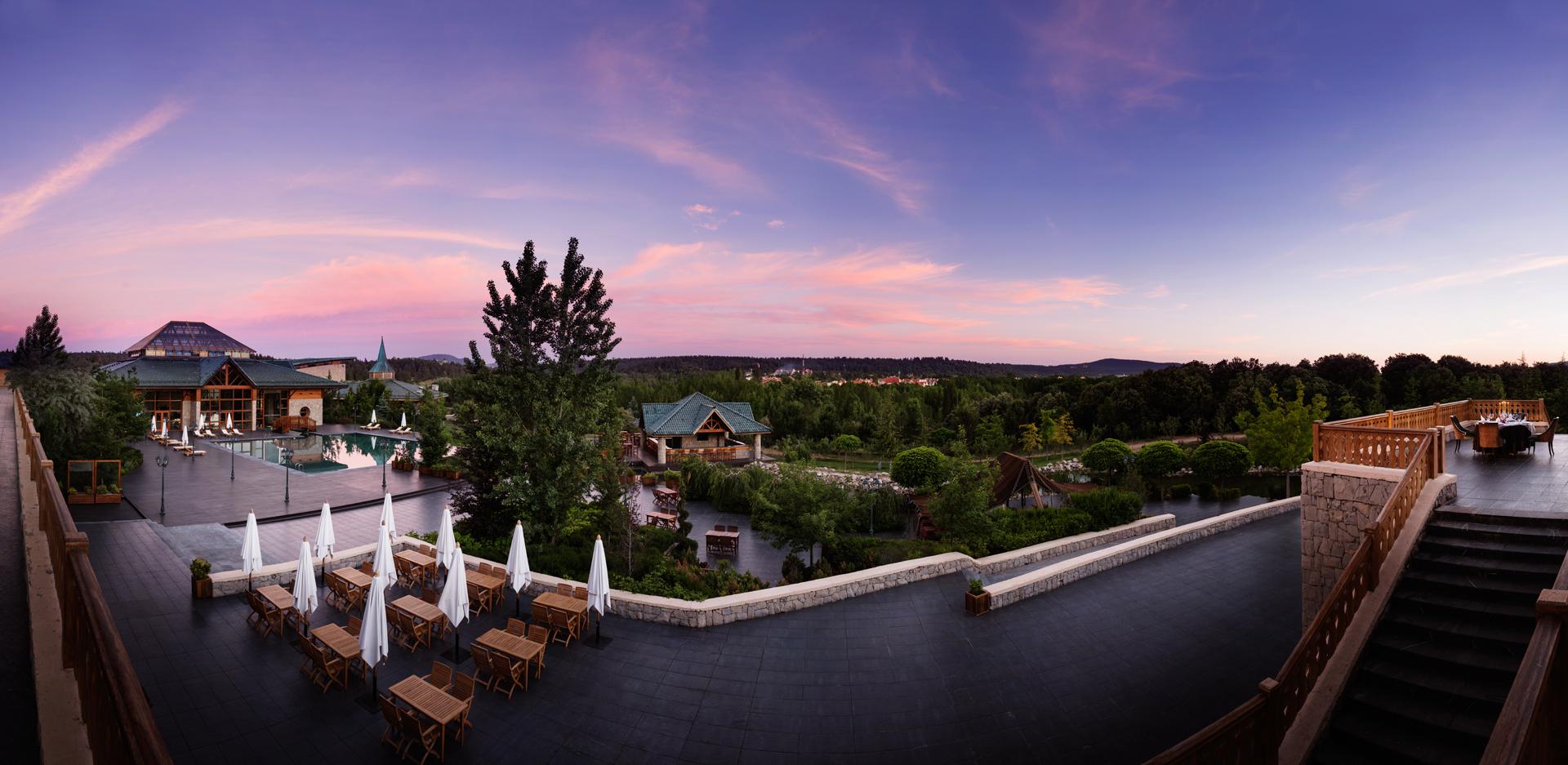 Michlifen Resort&Golf Ifrane  Exterior foto The view from the top of the tower at the Lodge at the Preserve