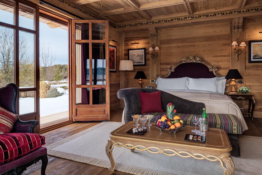 Michlifen Resort&Golf Ifrane  Exterior foto A suite at the Mandarin Oriental, Geneva