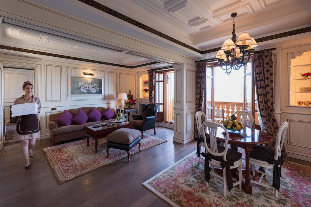 Michlifen Resort&Golf Ifrane  Exterior foto A suite at the hotel