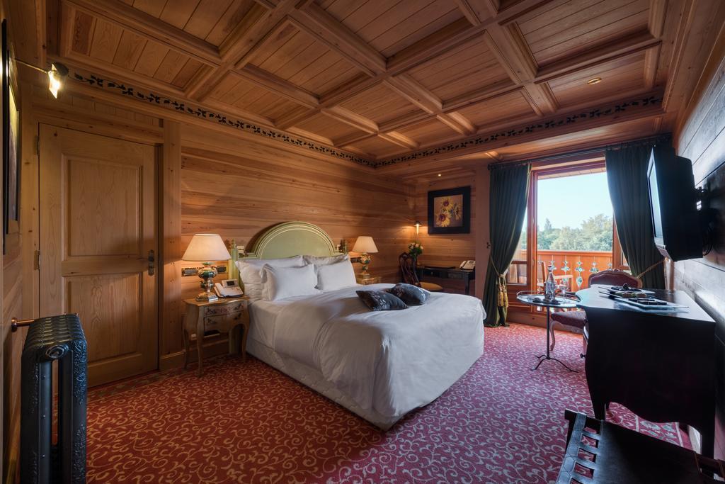 Michlifen Resort&Golf Ifrane  Exterior foto A room at the Hotel de Crillon